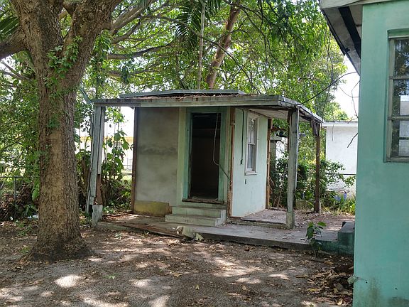 2nd image of 3800 Oak Ave