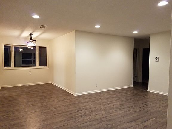 Living room/ Dining room