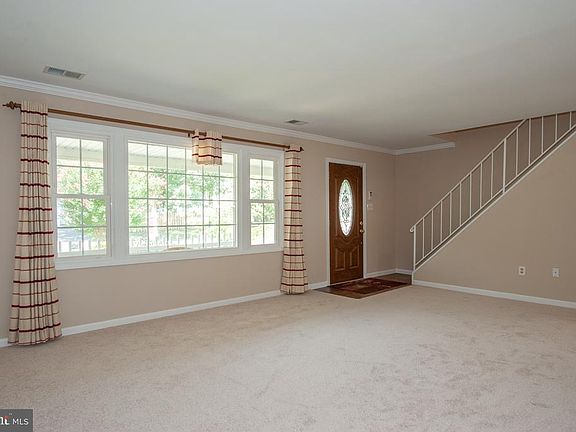 4th image of 5403 Baychester Ct