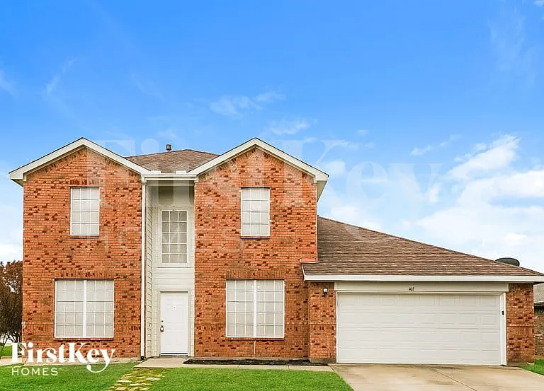 401 Deer Lake Dr — Photo 1