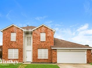 401 Deer Lake Dr, Fort Worth, TX 76140