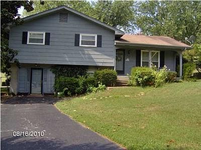 1st image of 454 Bouton Dr