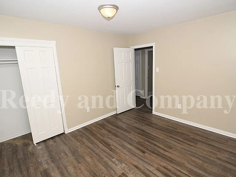 3235 Fox Chase Dr — Photo 15