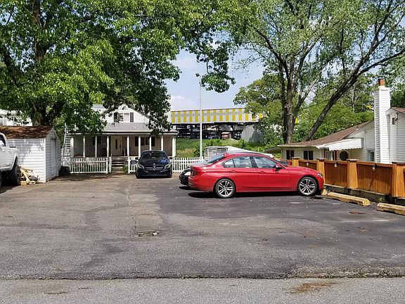 Parking lot 12 spaces