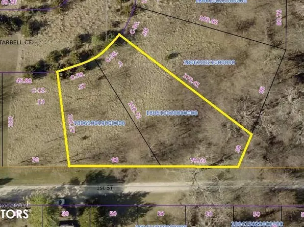 20 & 21 1st St, Melrose, IA 52569
