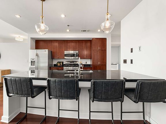 3rd image of 900 20th Ave S APT 1603