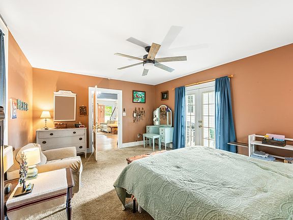 12th image of 1231 Oakwood St