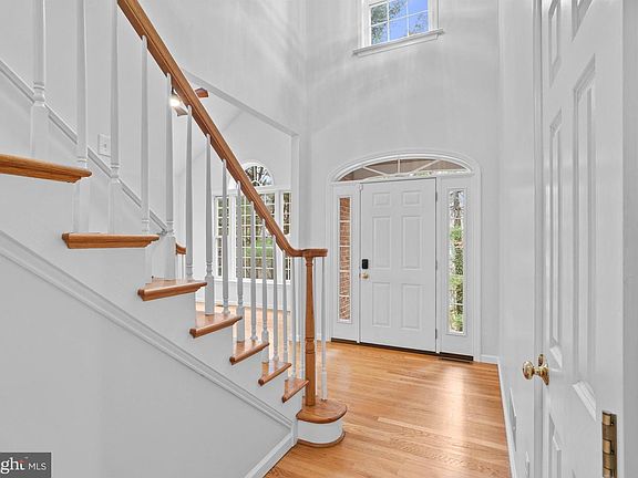 3rd image of 190 Michael Rd