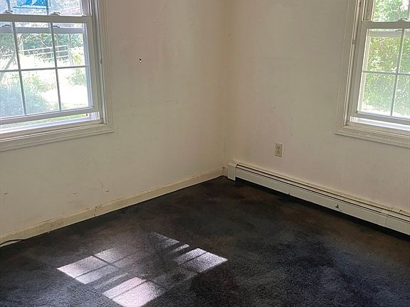 2nd image of 134 Chestnut St