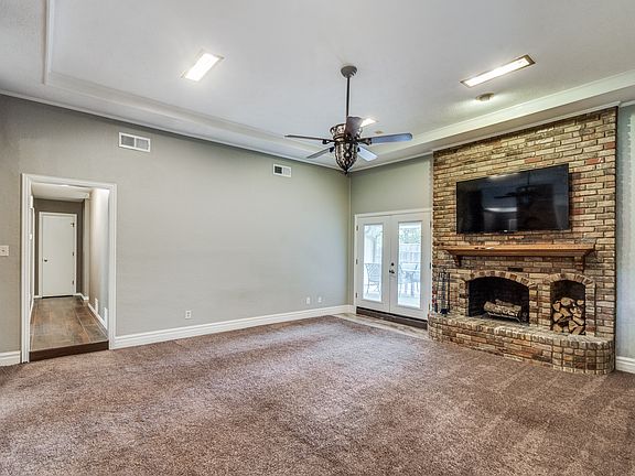 4th image of 2308 Huntington Dr