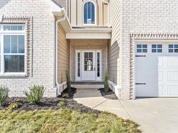 3rd image of 153 Hereford Blvd