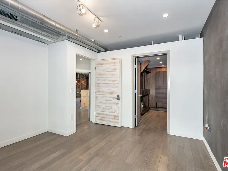 527 Molino St #202 — Photo 11