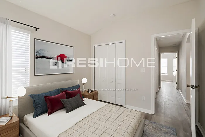 7435 Hawks Cliff Ct — Photo 10