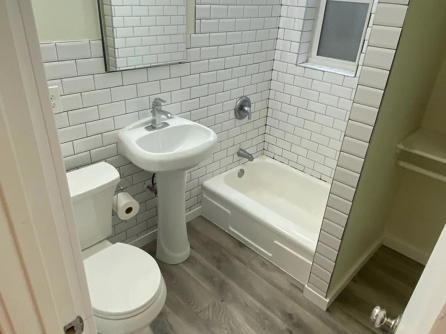 Studio, 400 sqft, $1,295 — Photo 3