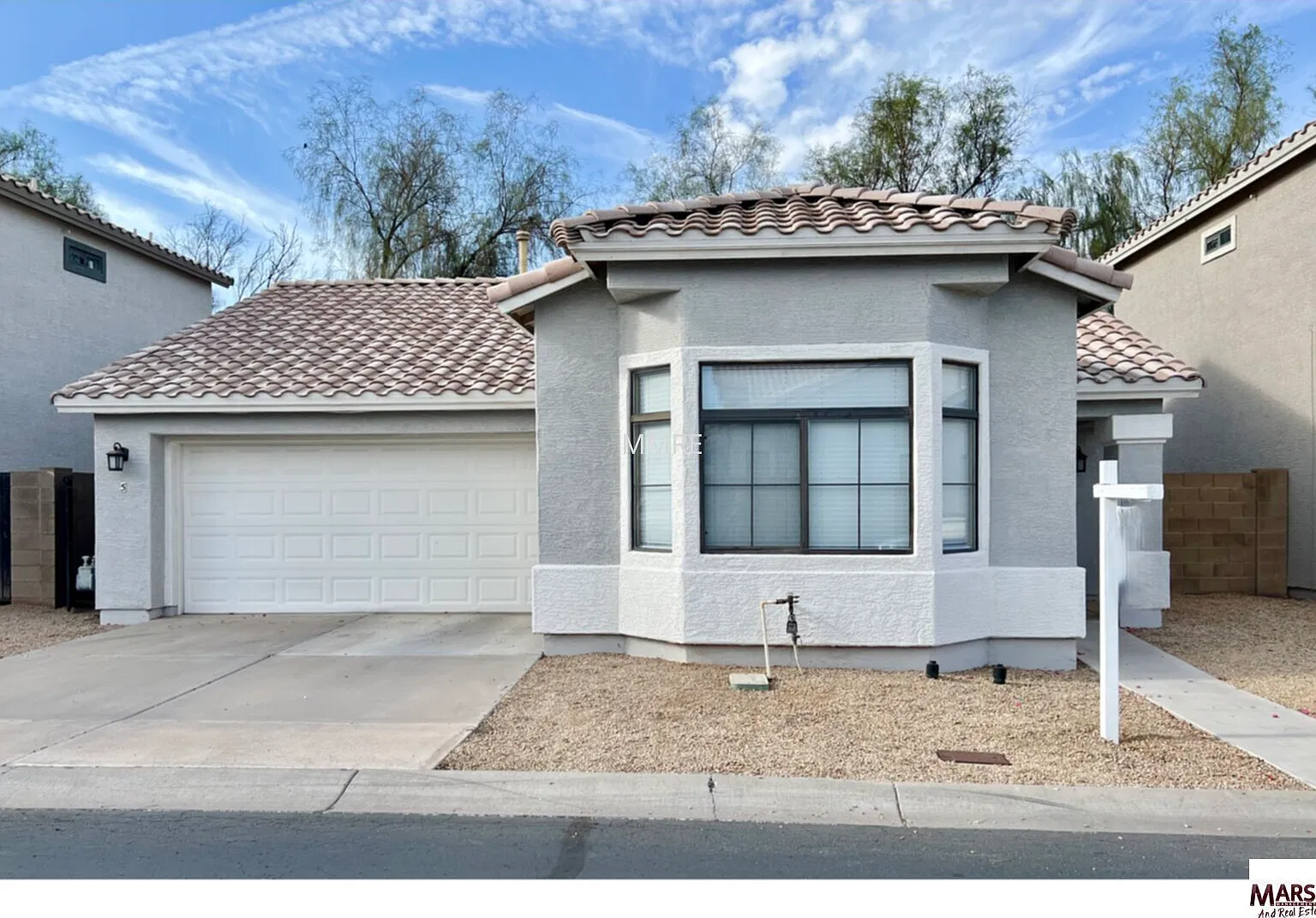 Beautiful 2 bedroom home with community pool in Mesa! — Photo 1