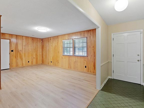 5th image of 2110 Skyland Dr