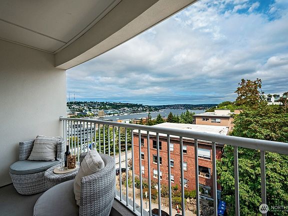 3rd image of 530 Melrose Avenue E #605
