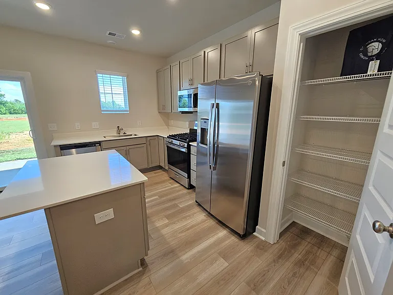 1522 Yellowwood Ct — Photo 11