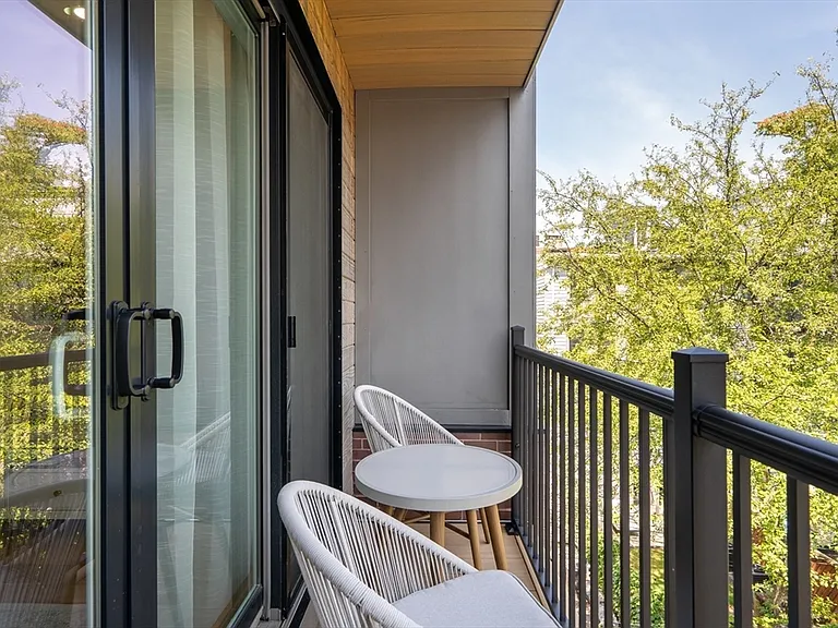 10 Everett St #304 — Photo 4