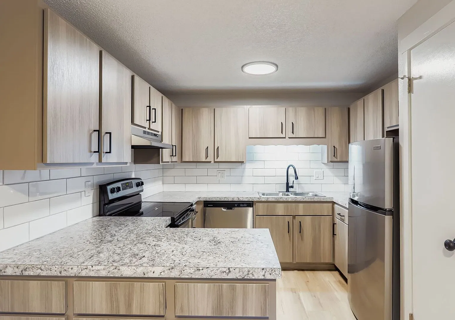 Modern 2-Bedroom Apartment | Garage Optional | Central Loveland — Photo 4