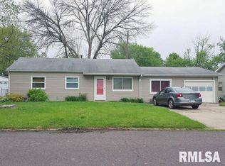 212 Temple Dr, Washington, IL 61571