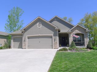 15360 Bradfort Ct, Basehor, KS 66007