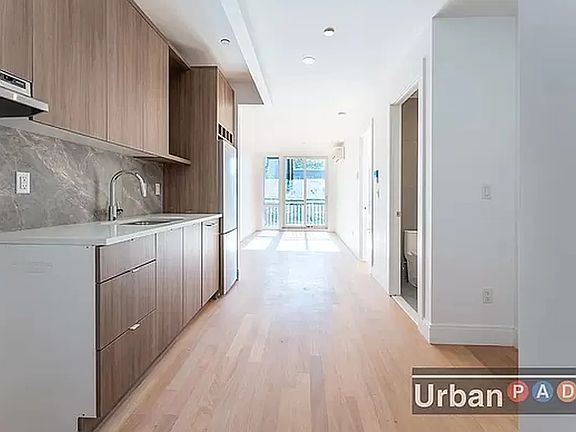 5th image of 305 Kingsland Ave #4C