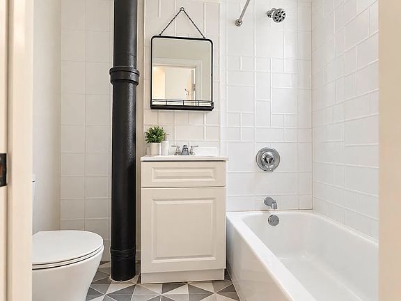 4th image of 367 S 5th St APT 1A