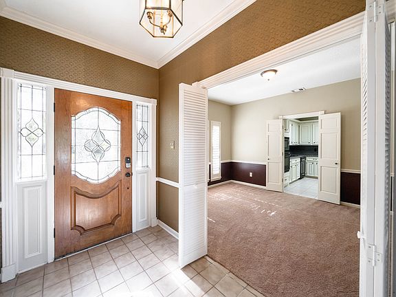 3rd image of 5731 Woodland Creek Dr