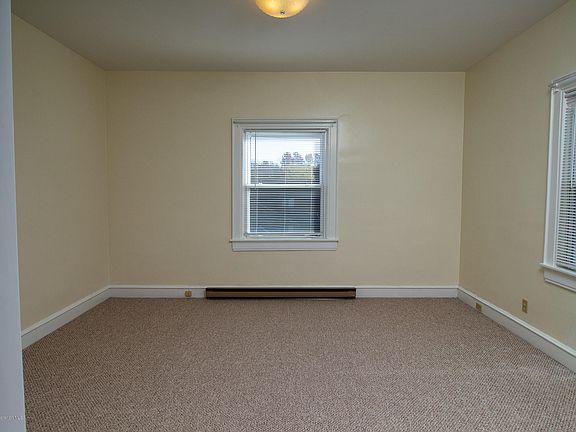 3rd image of 1126 S Valley Ave