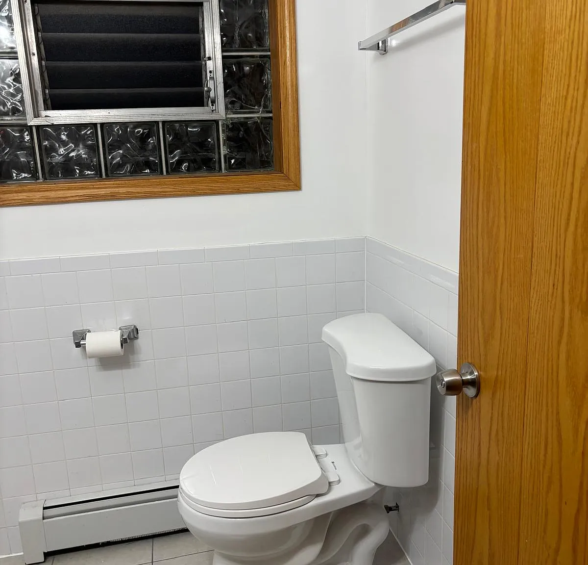 3 bed, 1.5 bath, 1200 sqft, $2,200 — Photo 3