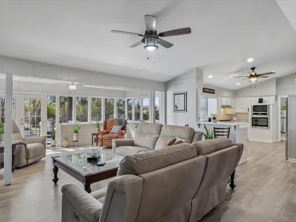 103 Brandon St, Edgewood, TX 75117