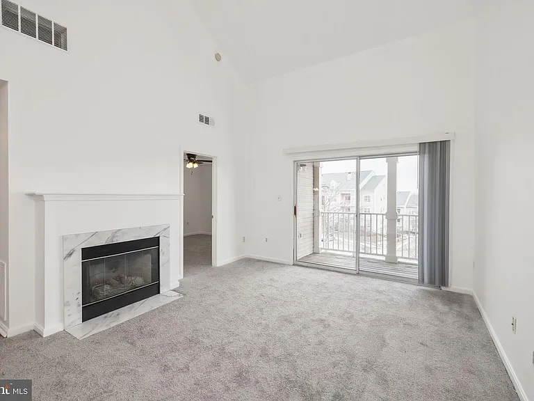 1025 Gardenview #301 — Photo 9
