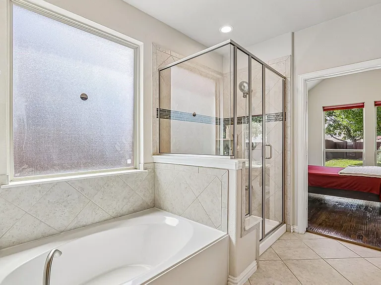 1828 Houghton Dr — Photo 25