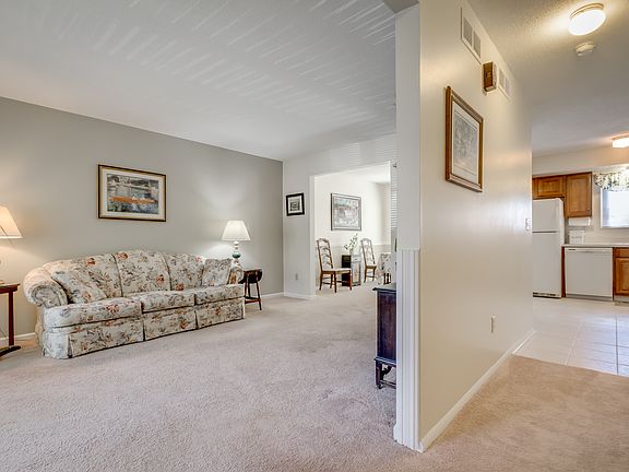 4th image of 673 Olde Towne Ave #16-673C
