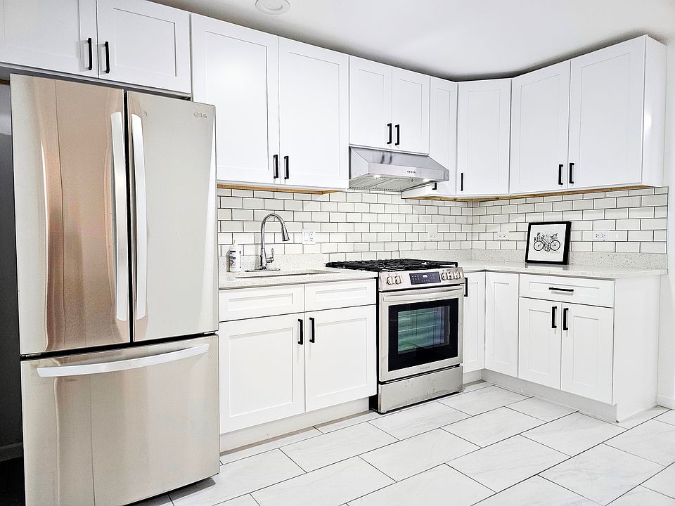 1st image of 330 W 24th Pl #B