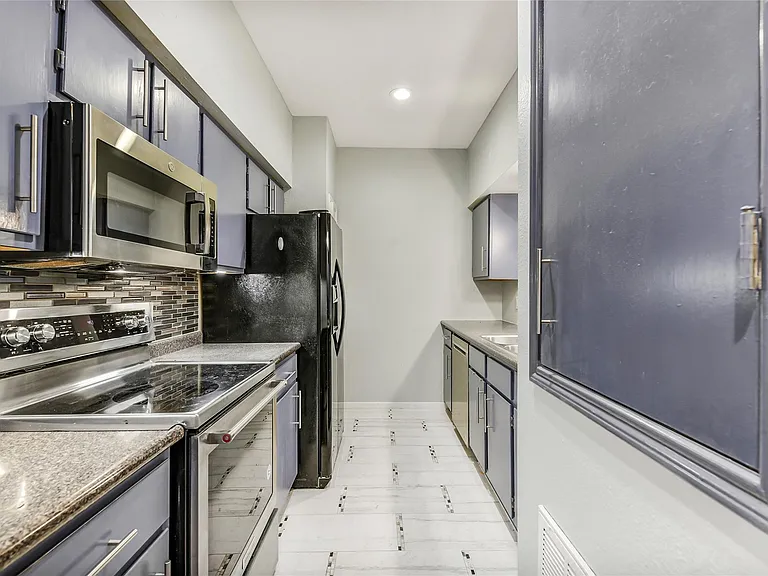 4001 Tanglewilde St #1402 — Photo 8