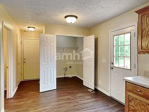 4th image of 1525 John Galt Dr