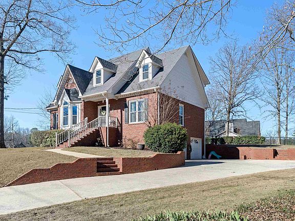 3rd image of 605 Southdale Ln