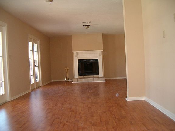3rd image of 123 N 19th Cir SW