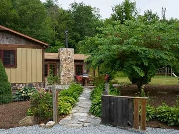 315 Horbury Ln, Sugar Grove, NC 28679