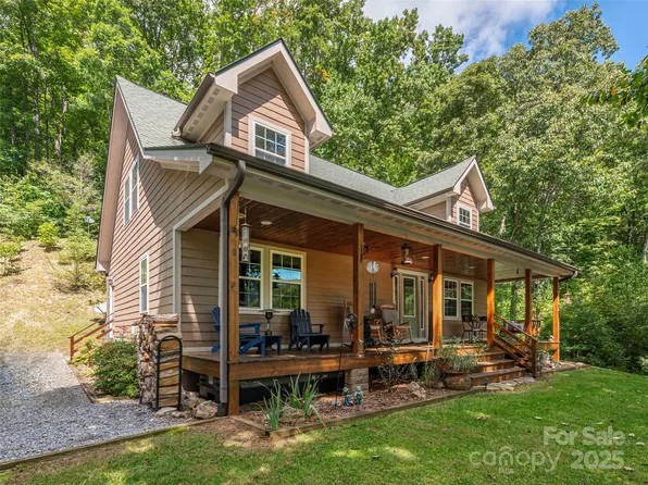 27 Little Roundtop Rd, Clyde, NC 28721