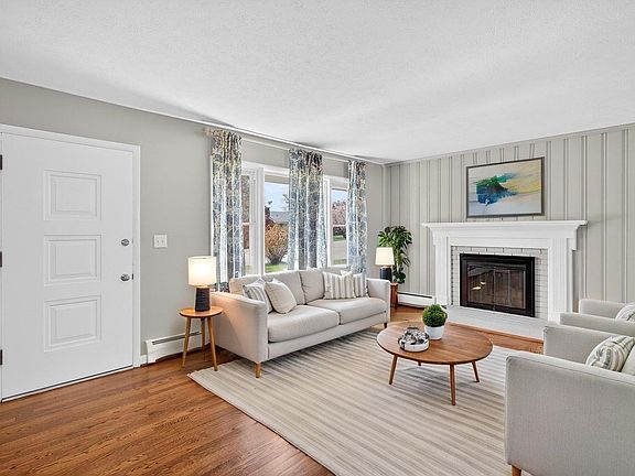 5th image of 207 Burnley Dr