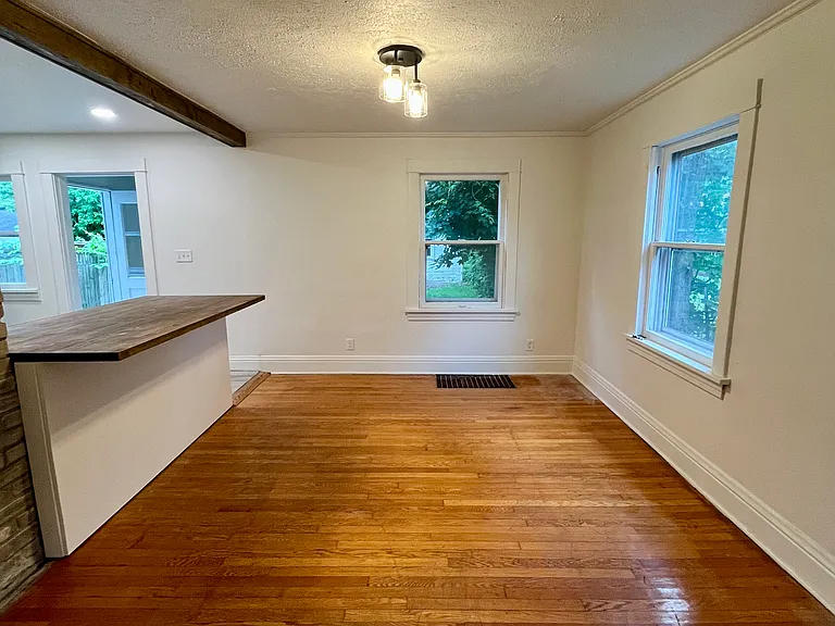 1125 Allen St — Photo 5