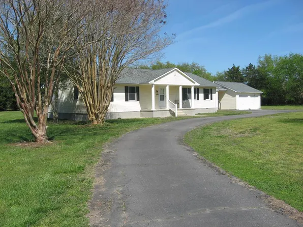 10356 Woodstock Ct, Nassawadox, VA 23413