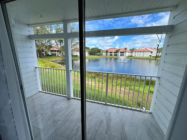 163 Cypress Point Dr #163 — Photo 5