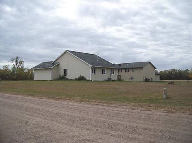 2nd image of 1100 Woods Cir