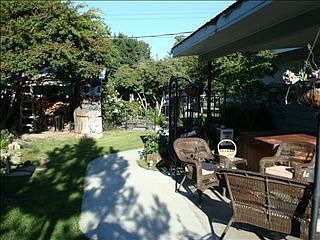 3rd image of 1917 Hetrick St