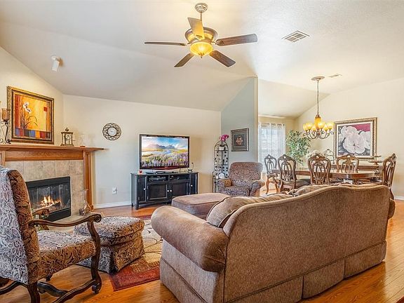 3rd image of 1208 Deer Run Dr