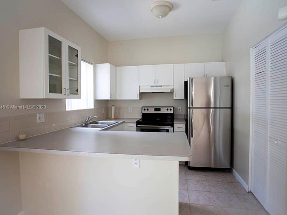 4th image of 2850 SW Coconut Ave #3